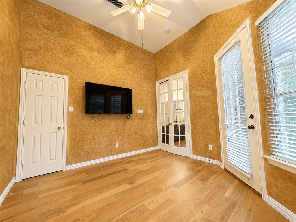 Highland Creek Manor - Residential