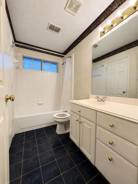 Highland Creek Manor - Residential