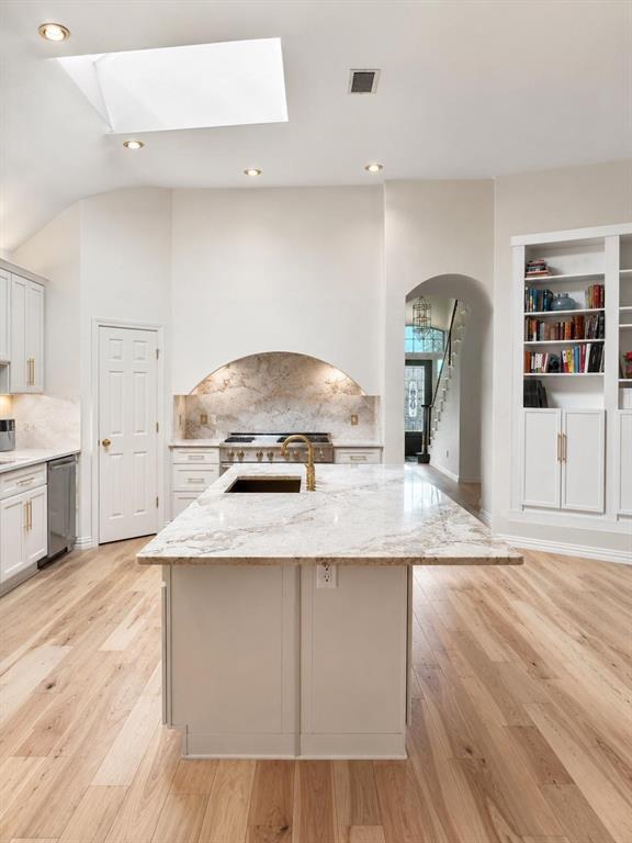 Highland Creek Manor - Residential