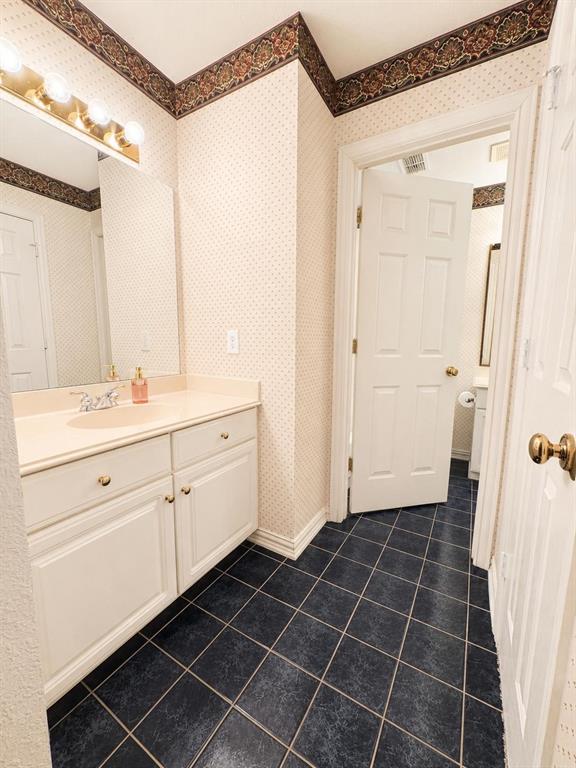 Highland Creek Manor - Residential