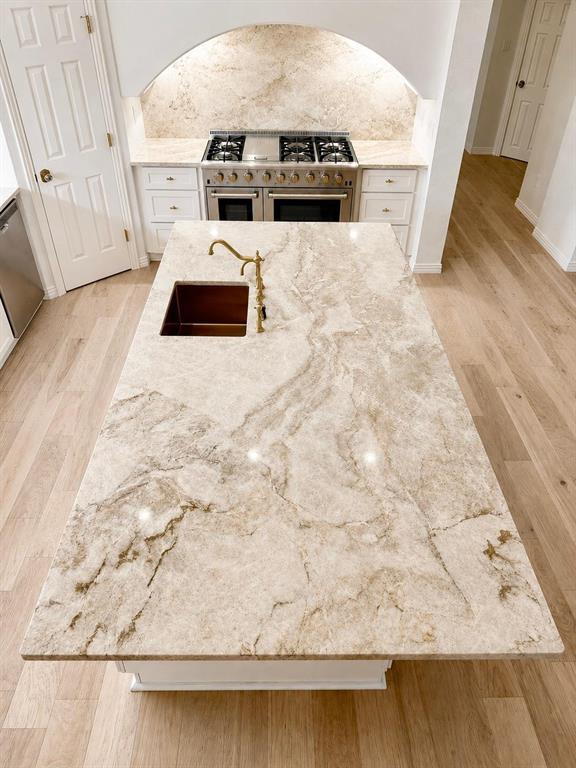 Highland Creek Manor - Residential