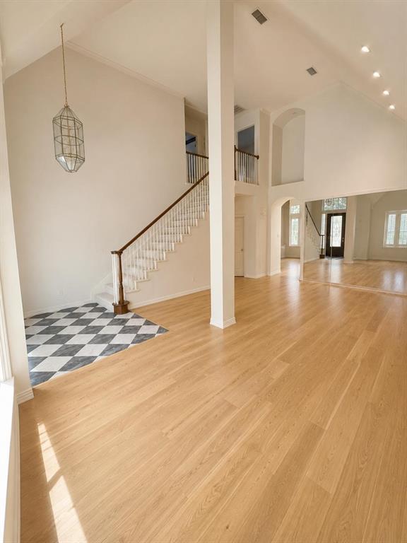 Highland Creek Manor - Residential