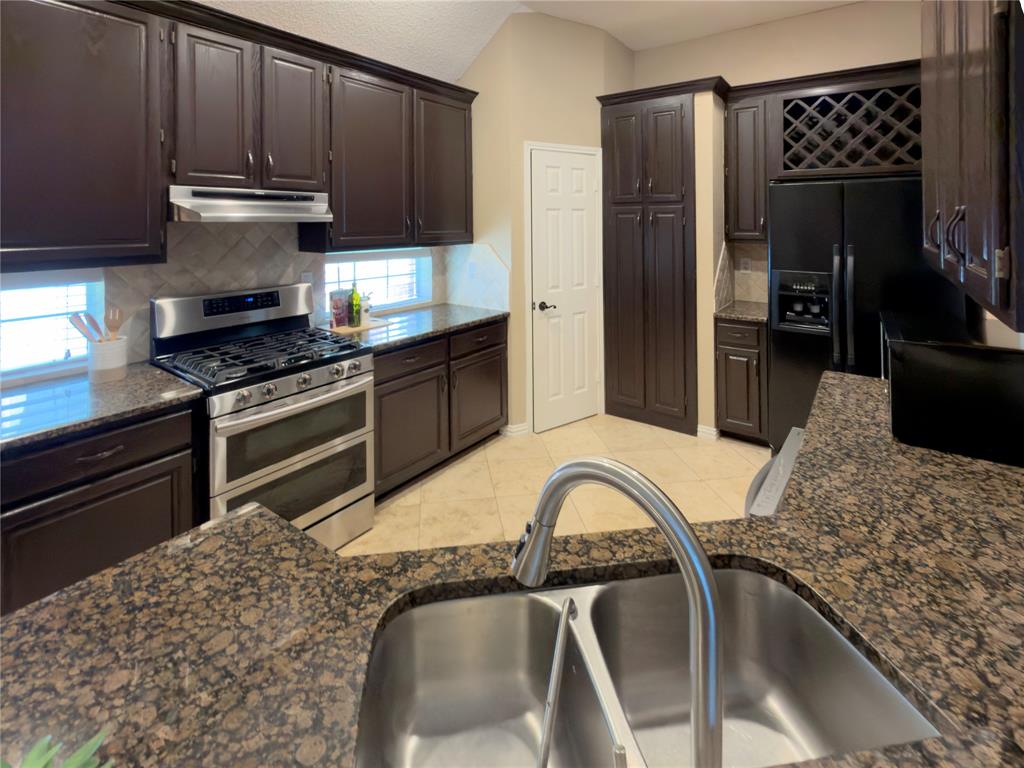 Highlands Pkwy - Residential