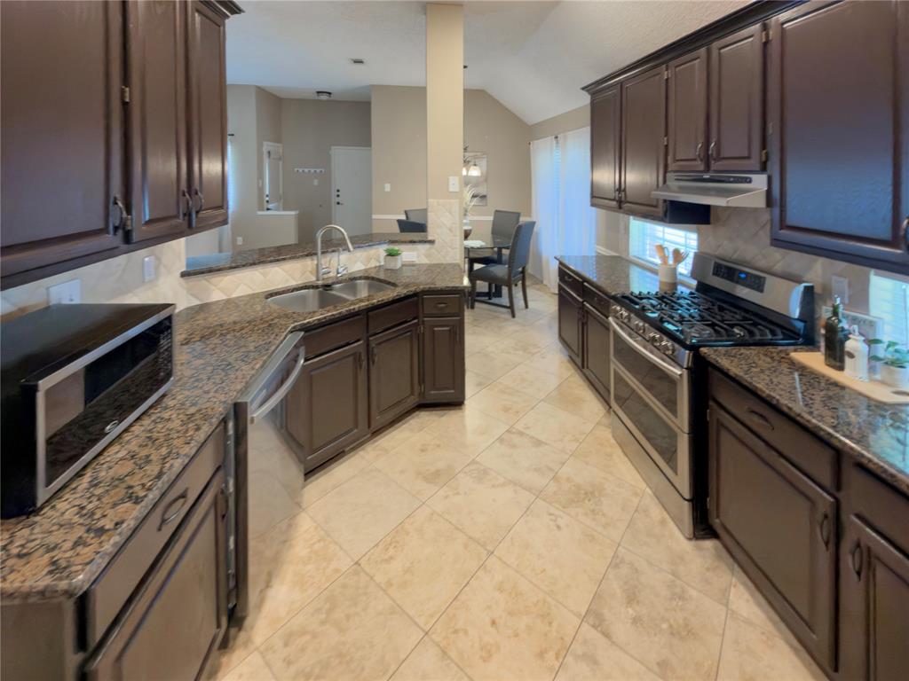 Highlands Pkwy - Residential