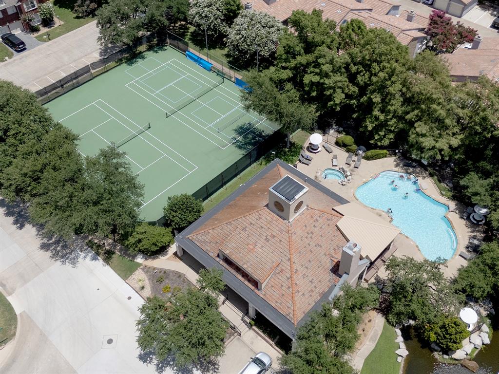 Highlands Pkwy - Residential