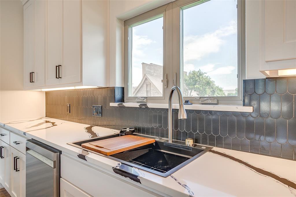 THE DWELLINGS ON 25TH - Residential