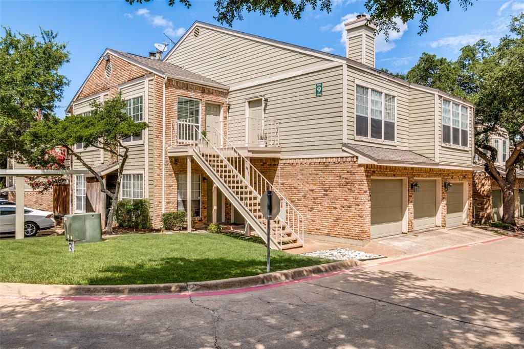 Oaks Of Lakewood Condo - Residential