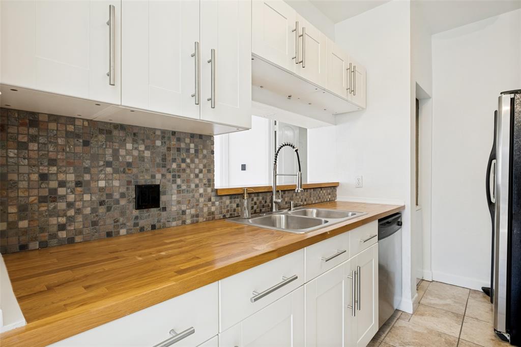 Oaks Of Lakewood Condo - Residential