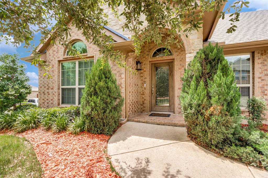Welcome to 27 Oakridge Lane, Fort Worth, TX 76134.  A spacious and thoughtfully designed home offering 3 bedrooms, 3 full bathrooms, a private study, formal dining room, and a versatile media-game room. Situated on a desirable corner lot, this home provides both functionality and comfort with an ideal layout for everyday living and entertaining.  The well-appointed floor plan features generous living spaces, a dedicated home office perfect for remote work, and a formal dining area for hosting family and friends. The media- game room offers flexible space for movie nights, recreation, or a second living area.  The private primary suite is a standout feature, complete with its own dedicated HVAC system and separate water heater, providing enhanced comfort and efficiency. Two additional bedrooms and full bathrooms offer ample accommodations for family members and guests.
Step outside to enjoy the covered patio, ideal for relaxing or entertaining year-round. Residents also have access to the community pool, adding to the home's appeal and lifestyle amenities.  Conveniently located in Fort Worth with easy access to shopping, dining, schools, and major commuter routes, this exceptional property combines space, versatility, and thoughtful upgrades in a desirable neighborhood.
