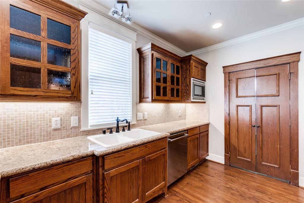Rankin Condo 3440-3444 - Residential Lease