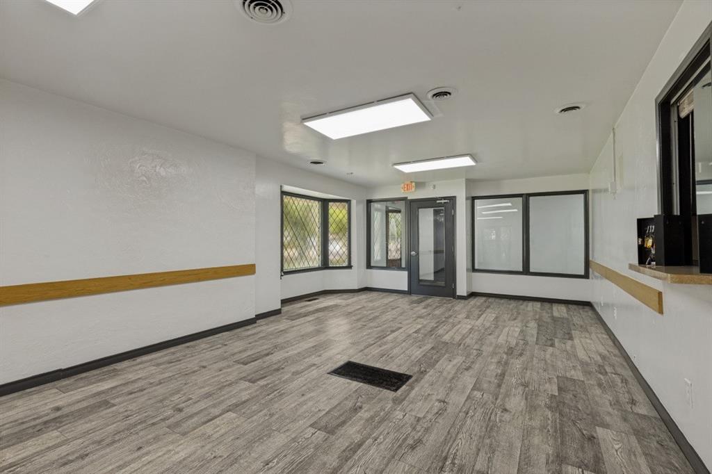 Miller & Stemmons - Commercial Sale