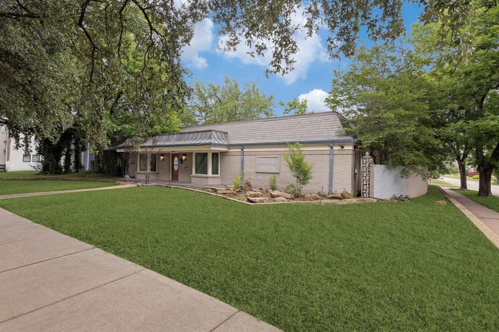 Miller & Stemmons - Commercial Sale