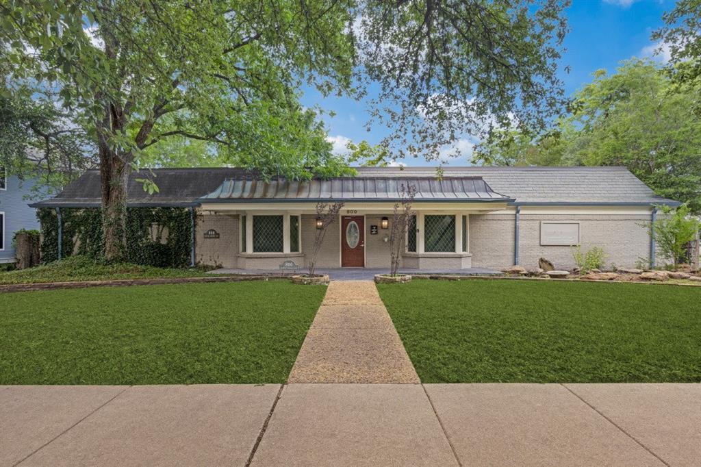 Miller & Stemmons - Commercial Sale