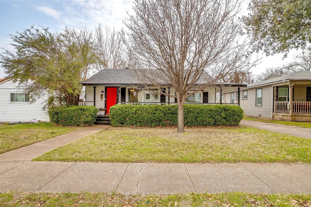 Cutest Arlington Heights cottage in Arlington Heights, close to Cultural district, Will Rogers, and Dickies Arena! 500 SQ FT GUEST HOUSE with full bath and kitchenette (House Sq footage - 1140 sq ft 2 bed 1.5, and 500 SQ ft backhouse 1 bed 1 bath). This is a home that lives much bigger than it's small footprint, and a tremendous amount of versatility. Remodeled and ready, it has NEWER WINDOWS (2023) AND NEWER ROOF (2020), and current owners did some upgrades while in the home as well. Large backyard is perfect for an entertaining space, and ready for new owners!