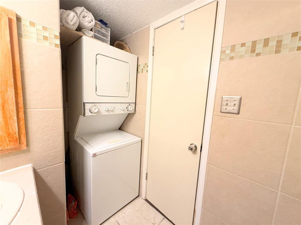 Arlington Oaks Condo - Residential