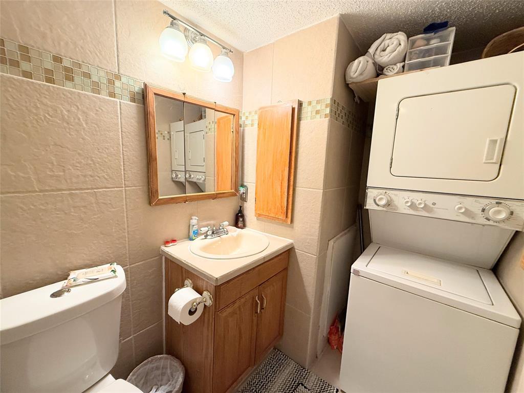 Arlington Oaks Condo - Residential