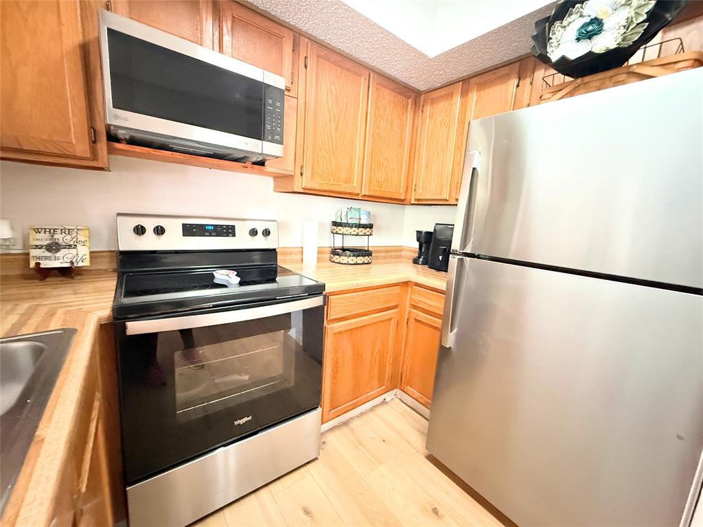 Arlington Oaks Condo - Residential