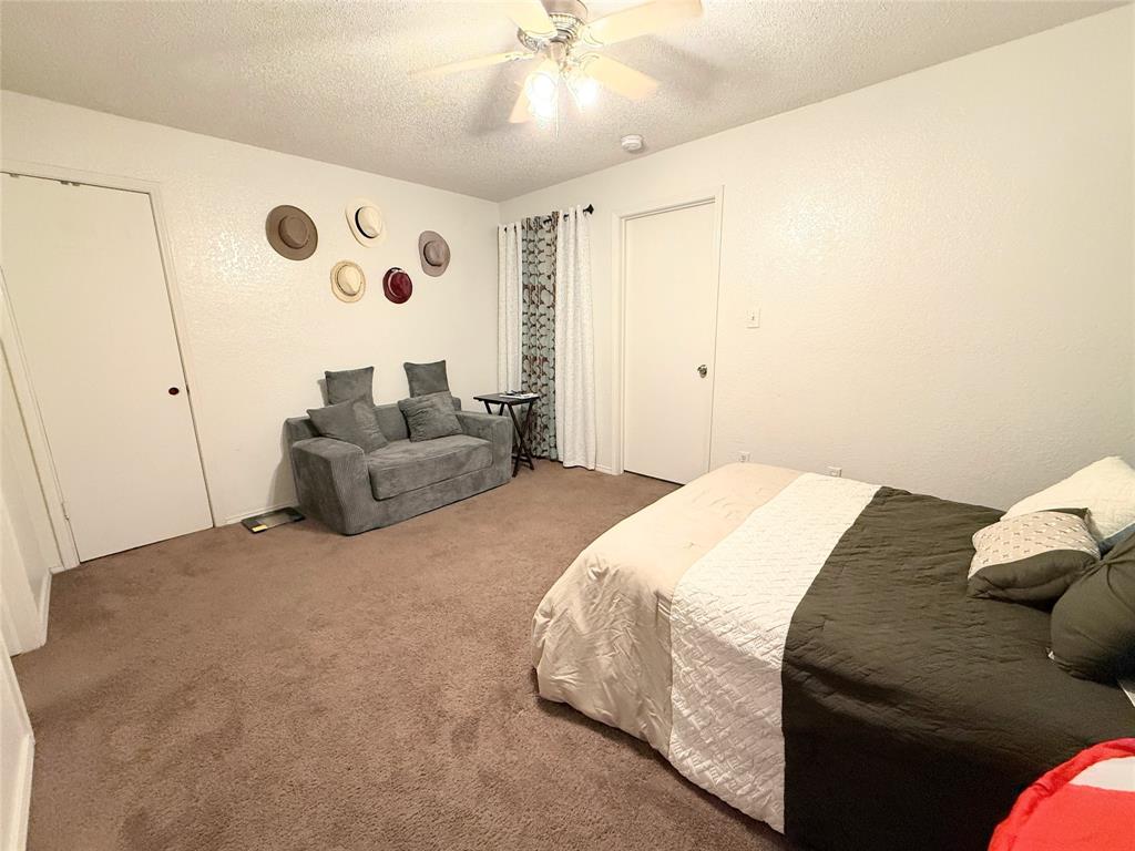 Arlington Oaks Condo - Residential