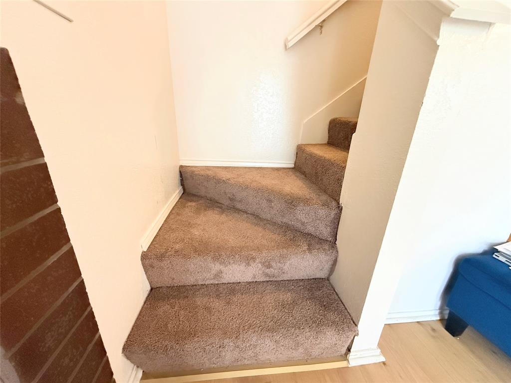 Arlington Oaks Condo - Residential