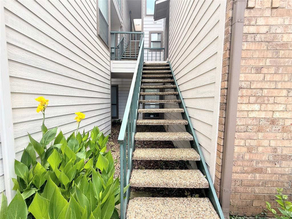 Arlington Oaks Condo - Residential
