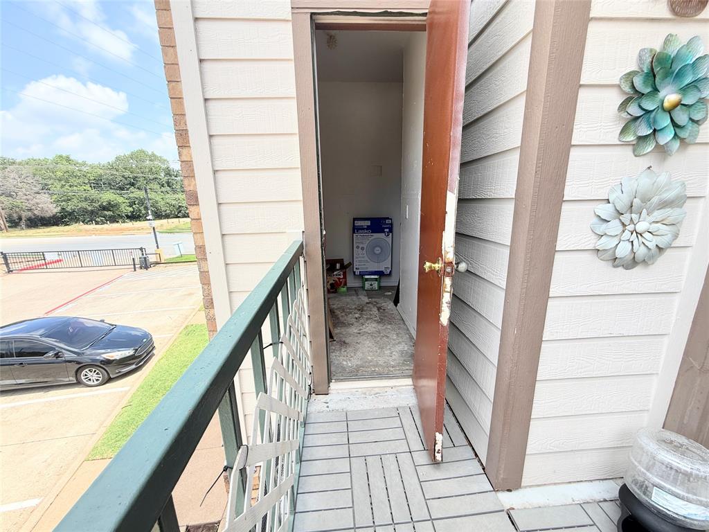 Arlington Oaks Condo - Residential
