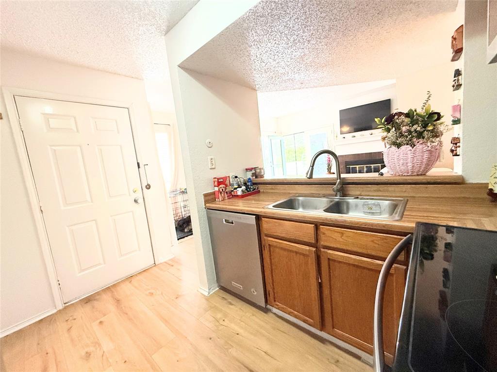 Arlington Oaks Condo - Residential