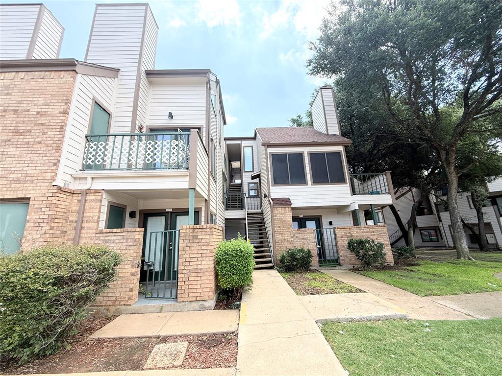 Arlington Oaks Condo - Residential