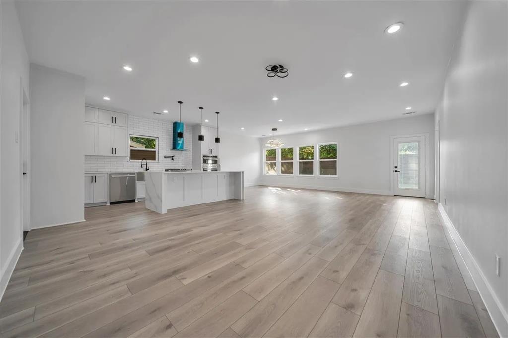 Woodside 01 - Residential