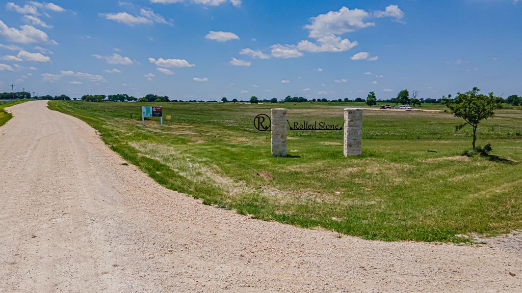 Great building site for your dream home. Tolar Schools! Approx. 2.8 Acres, great soil with Coastal Bermuda, paved road, convenient to schools and town. Fenced on 3 sides, located in one of Tolar's newest areas.