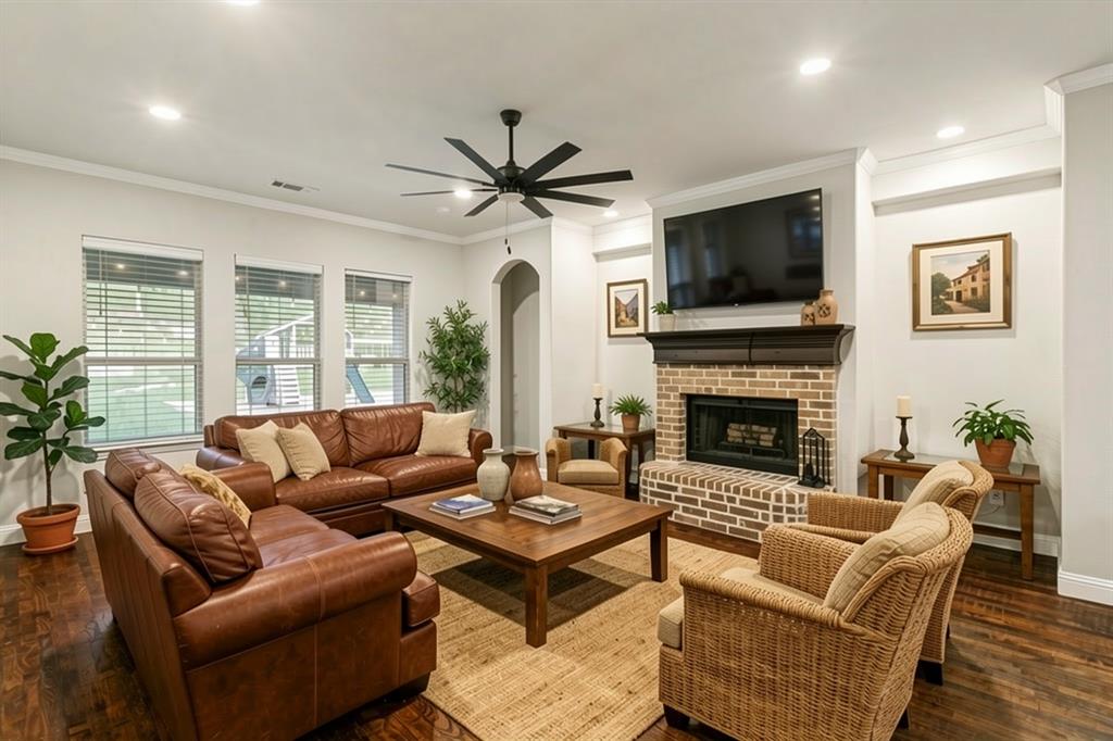 Mustang Pointe - Residential
