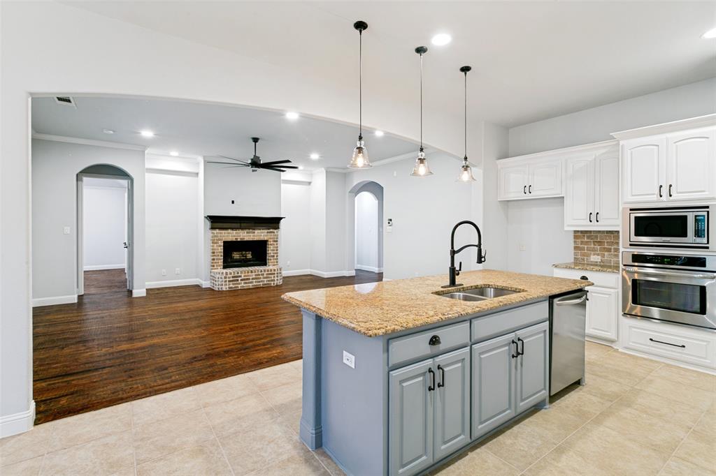 Mustang Pointe - Residential