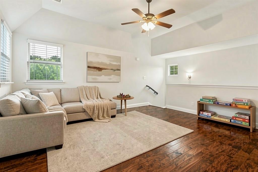 Mustang Pointe - Residential