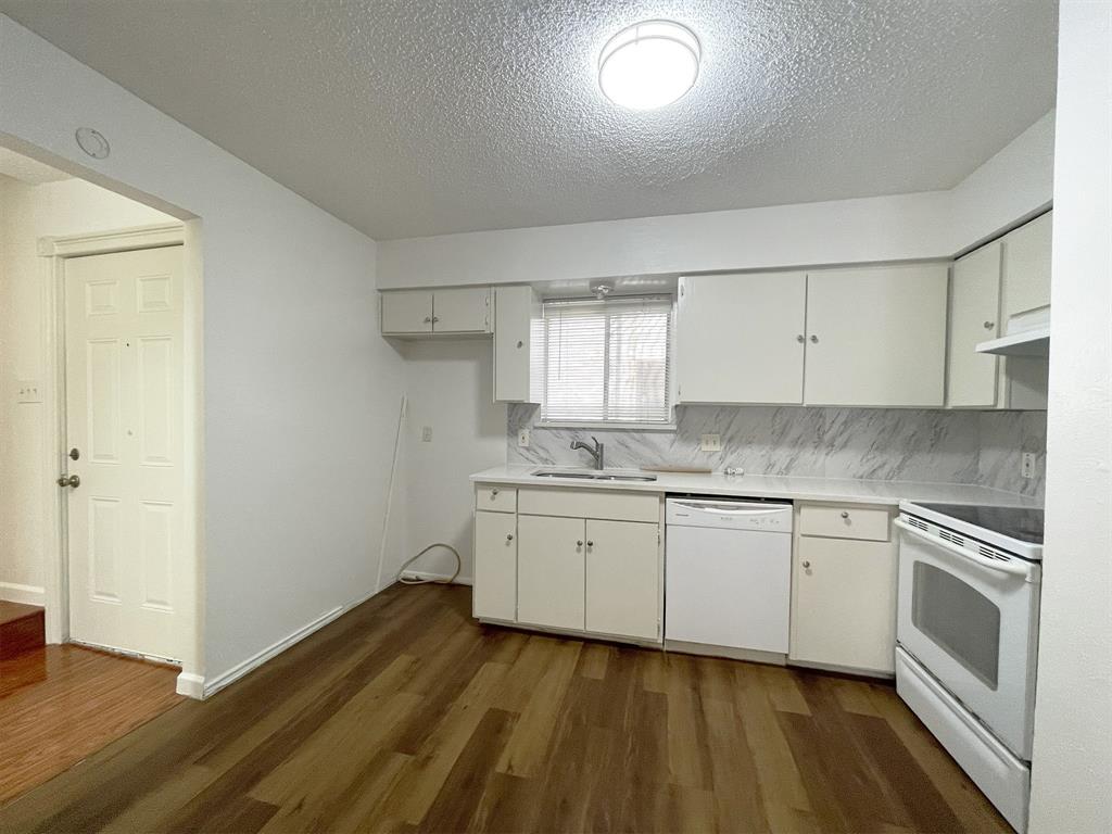 Richardson Life Style Twnhms - Residential