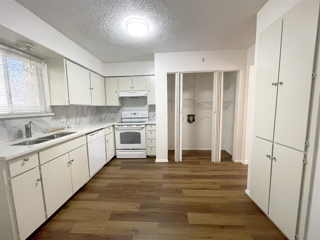Richardson Life Style Twnhms - Residential