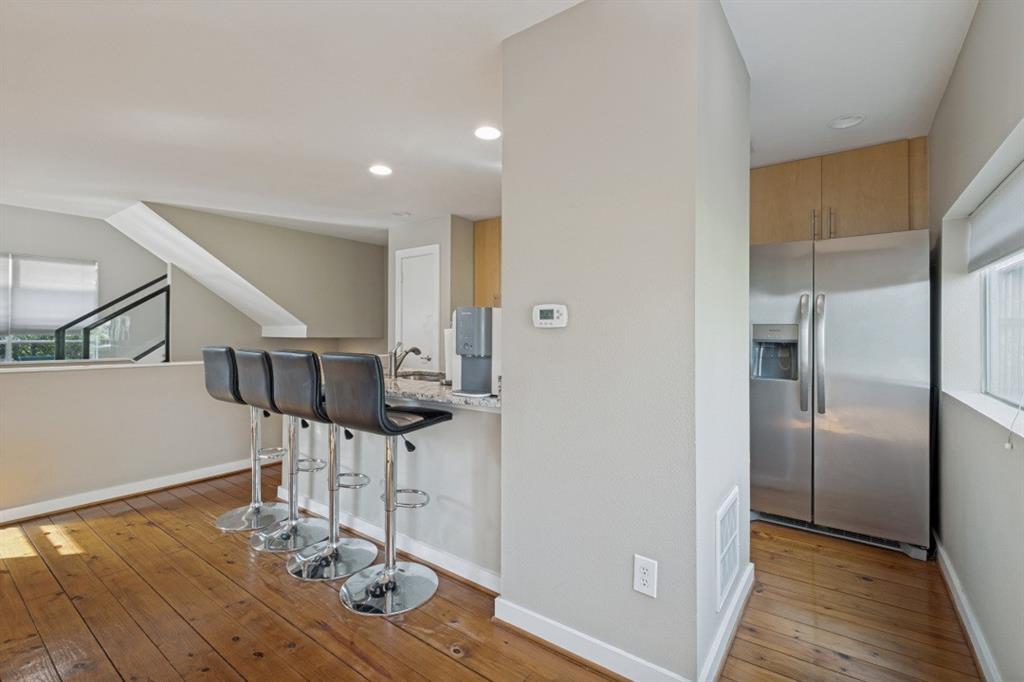 Akard Street Twnhms - Residential