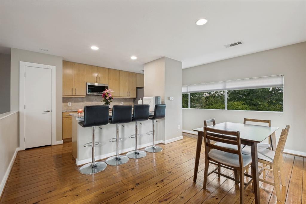 Akard Street Twnhms - Residential
