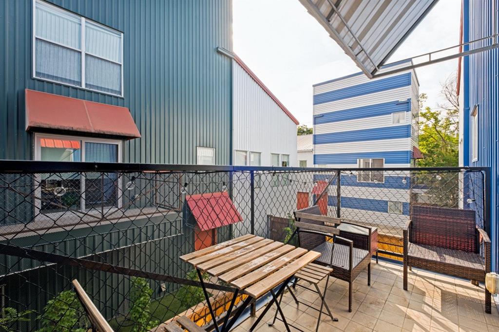 Akard Street Twnhms - Residential