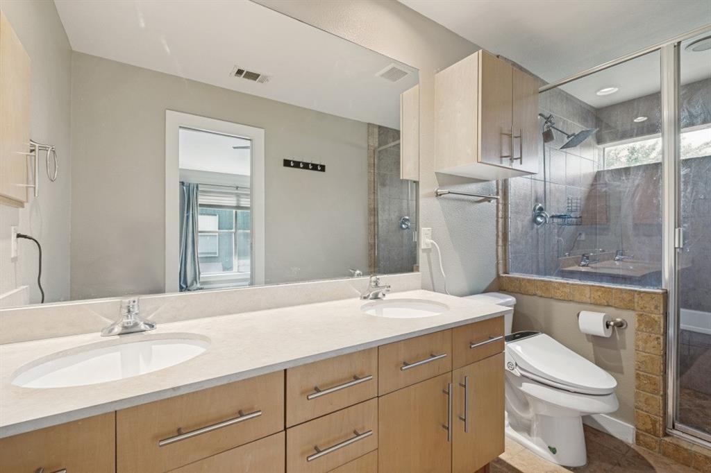 Akard Street Twnhms - Residential