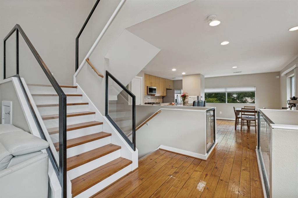 Akard Street Twnhms - Residential