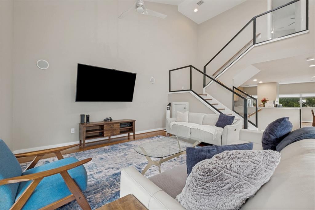 Akard Street Twnhms - Residential