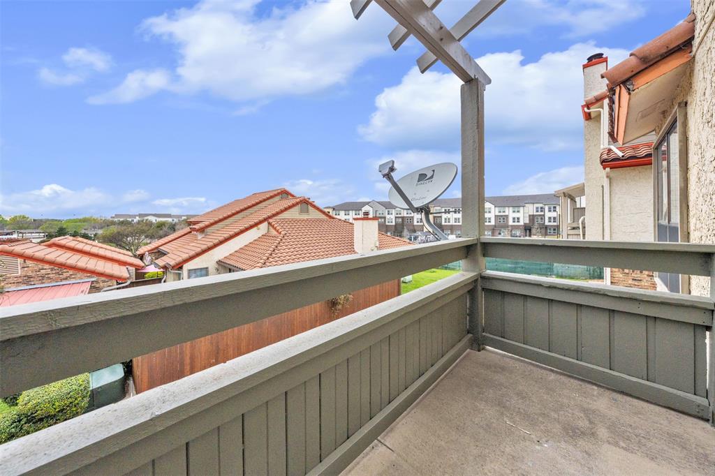 Ridgmar Crossroads Condo - Residential