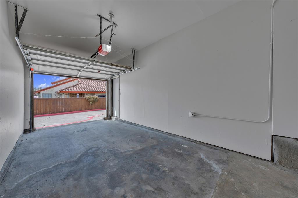 Ridgmar Crossroads Condo - Residential