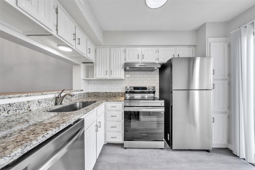 Ridgmar Crossroads Condo - Residential