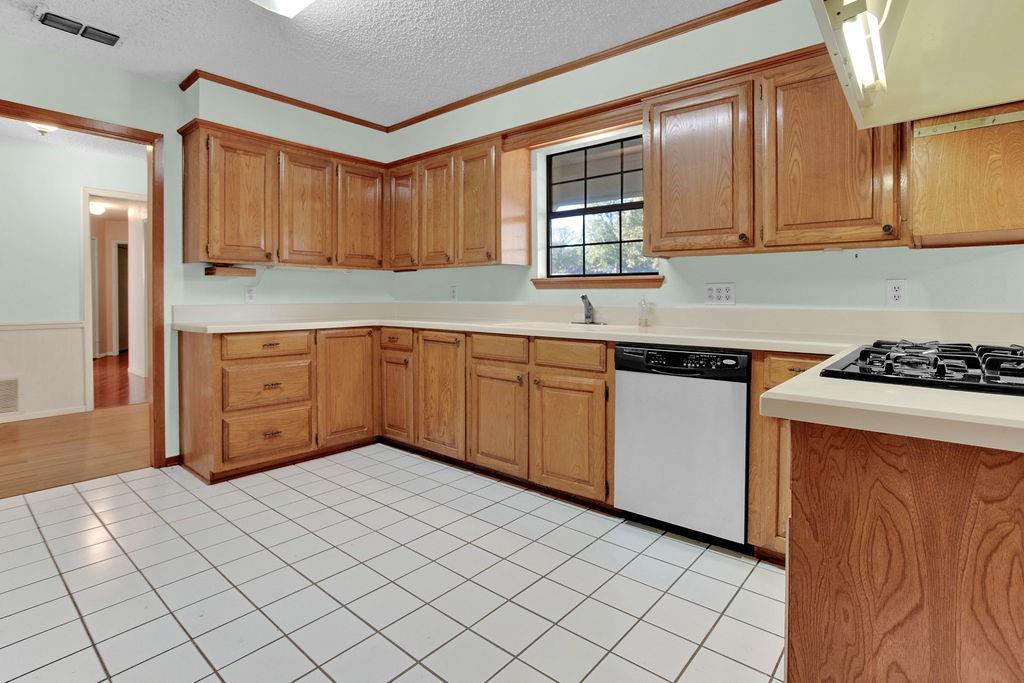 A101015 - A1015 A Walling - Residential