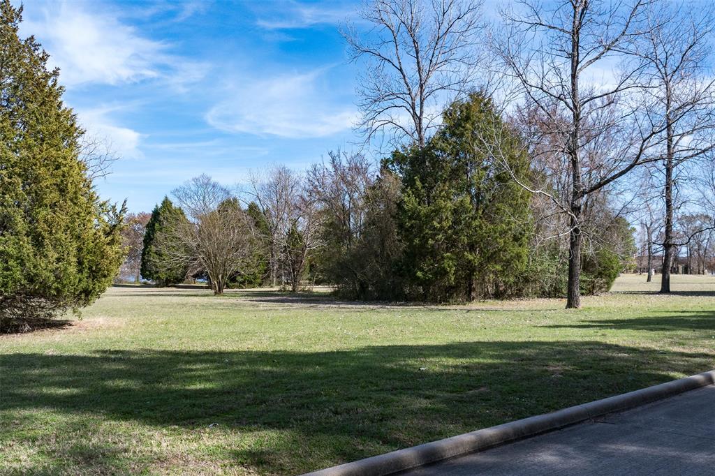 Forest Hills - Land