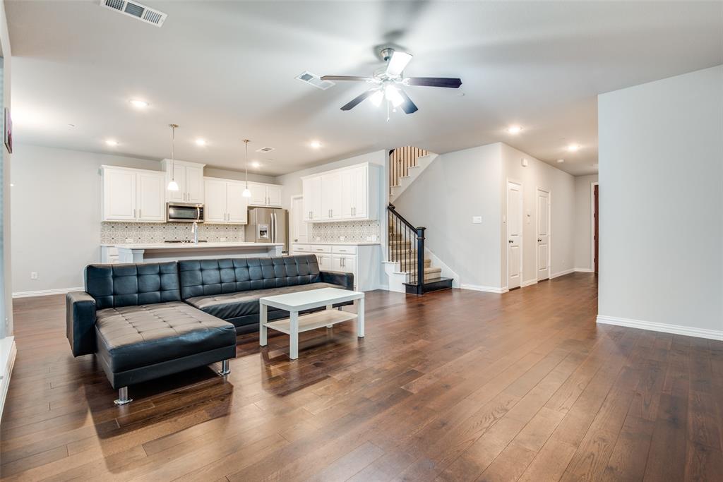 CASTLE HILLS PHASE 10 - Residential Lease