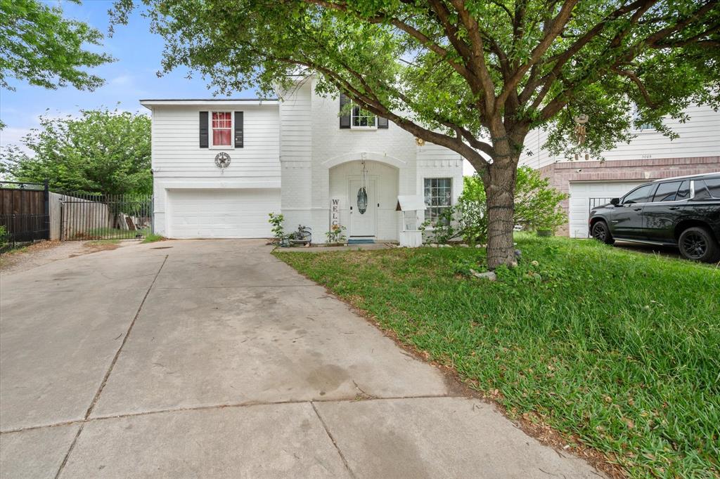 MOTIVATED SELLER!! Make us an offer!
Spacious 5 bedroom home with NO HOA on a desirable cul-de-sac lot! Recent updates include a NEW ROOF in 2025 and fresh exterior paint. Large backyard with side gate access perfect for trucks, trailers, or work vehicles, or extra parking. The converted garage adds two bonus rooms deal for office, gym, storage or extra bedroom. Currently income-producing with rooms being rented, making this a great investment opportunity or perfect for a growing family needing space. Motivated Seller! Bring all offers and don't miss the opportunity!