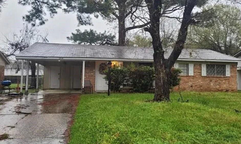 The seller prefers a PACKAGE SALE ONLY! 49 property, 50 unit residential portfolio in Shreveport Bossier City, LA. Seller is offering the portfolio only as one complete package and discourages individual offers. No creative financing, seller financing, subject to, wrap, lease option, or owner financed terms offered. Cash, DSCR, portfolio loan, or verifiable third party financing only.

This portfolio offers immediate income with upside through lease renewals, vacant unit stabilization, and rent growth toward projected market rents. The package includes mostly single family rental homes with a mix of occupied, renewed, Section 8, and value add vacant units. Bedroom counts range from 1 bedroom units to 4 bedroom homes, with many leases extending into 2026 and 2027.

According to the provided rent roll, current rental income is approximately $34,905 per month, or $418,860 annualized. Projected stabilized rent is approximately $50,056 per month, or $600,672 annually, once vacant units are leased and rents are moved closer to target levels. Estimated 2025 insurance is $24,102.92 and estimated 2025 city and parish taxes are $26,500.16. Rental income is subject to change as units may be leased, renewed, vacated, or adjusted while listed.

The value add opportunity includes leasing vacant inventory, completing turns or inspections, renewing tenants at market supported rents, and tightening operations. Highlights include 50 total units, Shreveport Bossier locations, mostly SF rental housing, current rent of approximately $34,905 per month, projected stabilized rent of approximately $50,056 per month, and a mix of occupied, vacant, renewed, and Section 8 units.

Financials, rent roll, property level details, and due diligence materials are available to qualified buyers upon request. Buyer must provide proof of funds or lender preapproval before receiving full documentation or scheduling property access. Please do not disturb tenants.