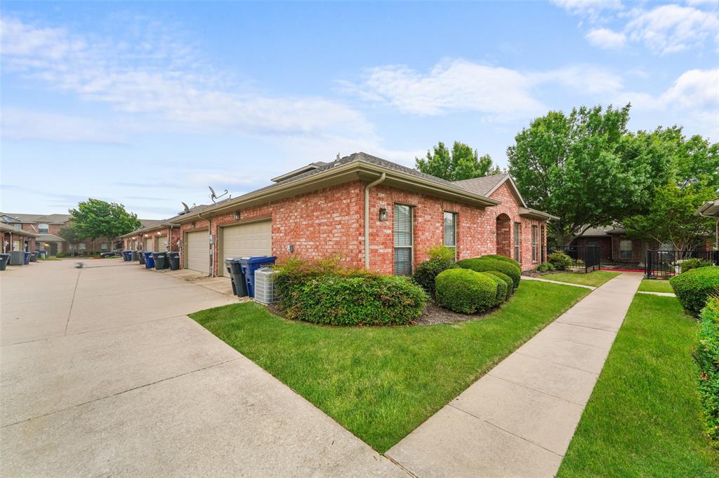 PRICED TO SELL. Frisco ISD Top-Rated Schools. Charming single-story end-unit townhouse in the sought-after gated community of Villas of Westridge. This inviting home features a light-filled open-concept layout with a spacious living area, a versatile study nook, and a well-appointed kitchen with granite countertops, abundant cabinetry, a breakfast bar, and a new refrigerator. The private primary suite offers a walk-in closet and an ensuite bath with dual vanities, a garden tub, and a separate shower. Fresh interior paint throughout gives the home a clean, updated feel, while the washer and dryer are included for added convenience. Step outside to a private outdoor patio, perfect for relaxing or entertaining. Recent foundation work provides added peace of mind. Residents enjoy access to the community pool, and the home is located just minutes from Westridge Golf Course, shopping, dining, and major commuter routes. This well-maintained home offers comfort, style, and a prime McKinney location.
Buyers & Buyers Agent to verify all information, including but not limited to room size, schools, all MLS data.