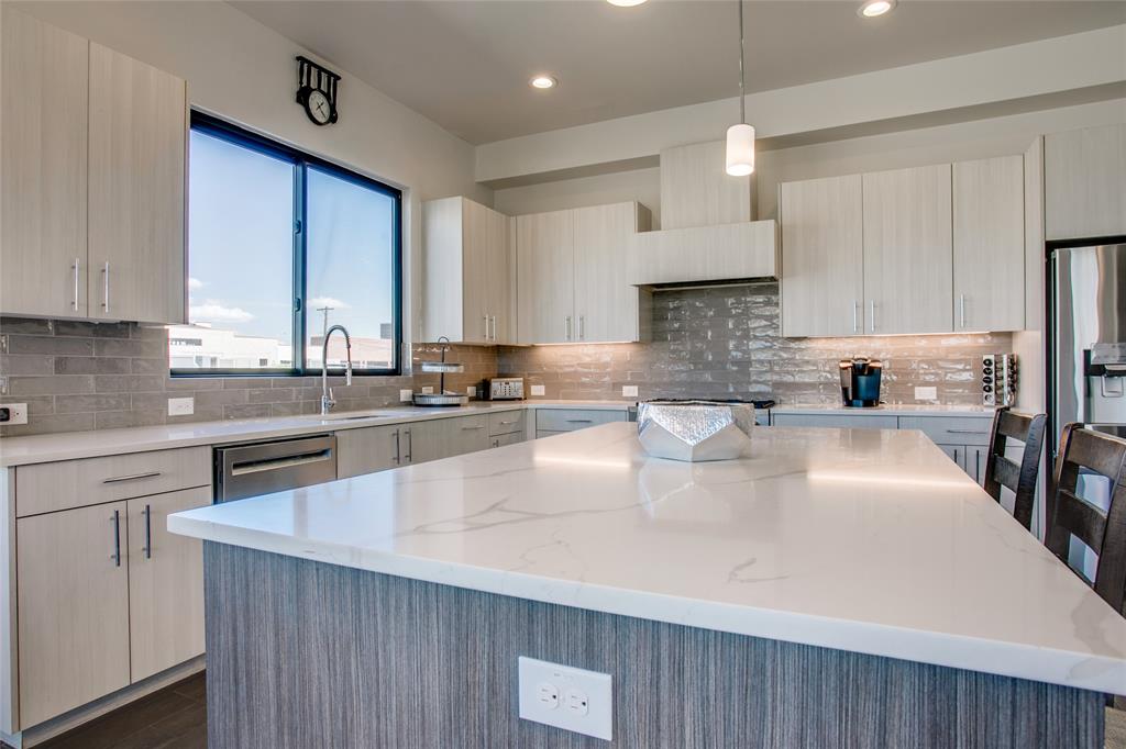DALLAS LAND AND LOAN 2 - Residential Income